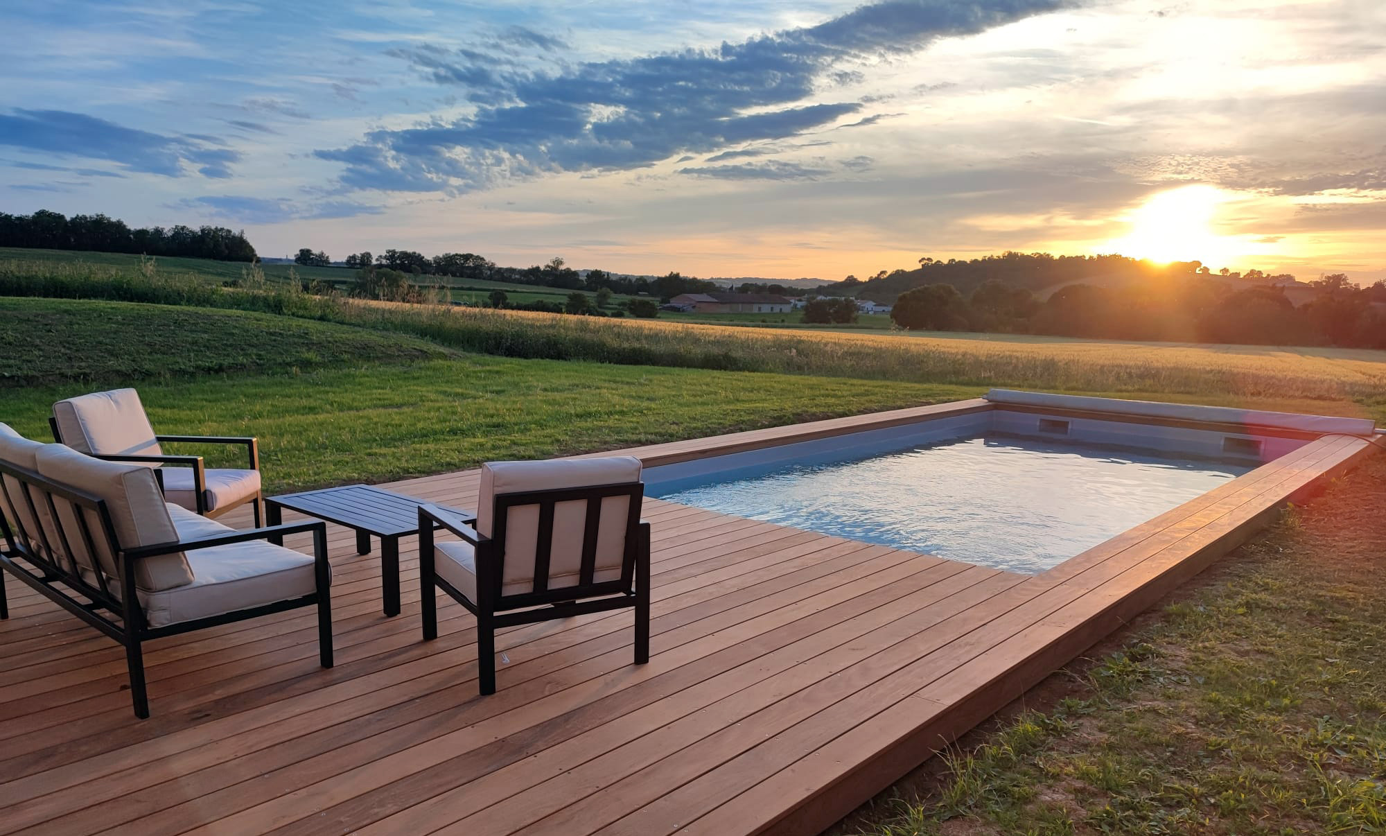 Terrasse chaleureuse et cosy pour les belles soirées d’été 